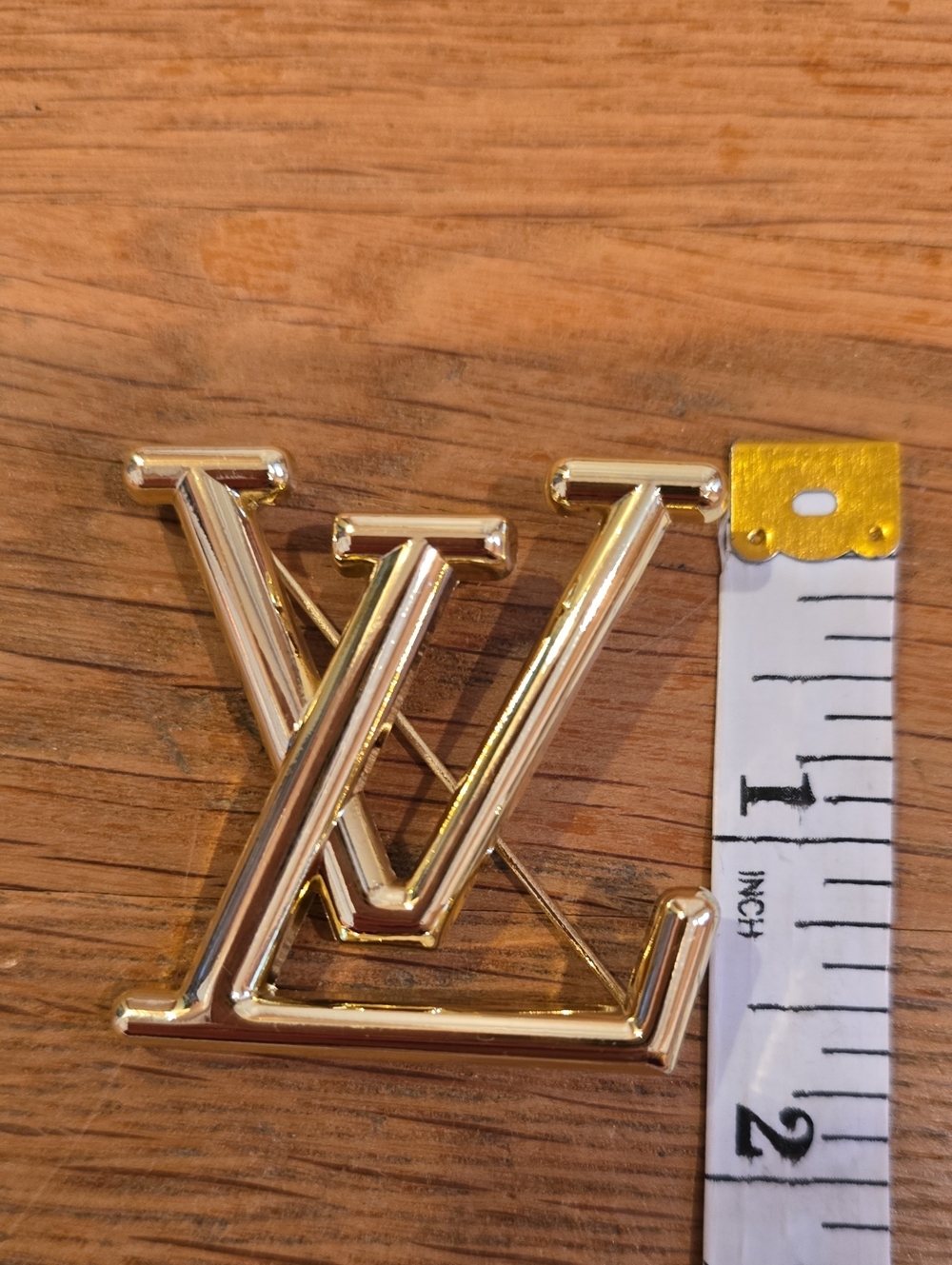 LV Monogram Brooch - Picture 5 of 5
